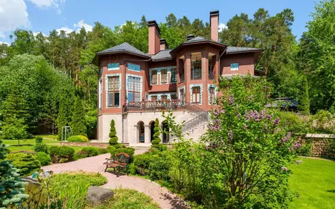 2-этажный коттедж 761 м² с отделкой