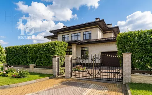 2-этажный коттедж 650 м² с отделкой