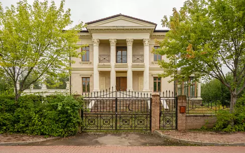 2-этажный коттедж 680 м² без отделки