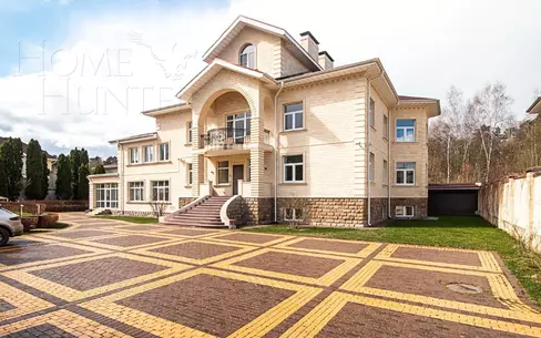 2-этажный коттедж 1 112 м² с отделкой