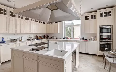 2-этажный коттедж 1 112 м² с отделкой