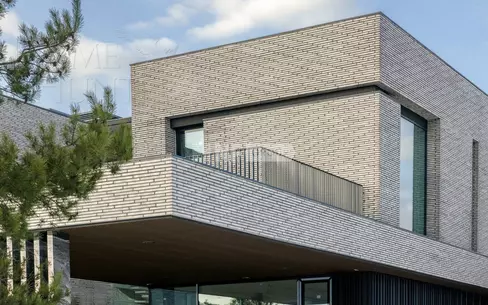 2-этажный коттедж 1 100 м² с отделкой