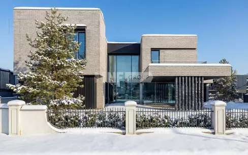 2-этажный коттедж 1 100 м² с отделкой