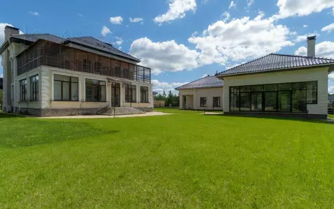 2-этажный коттедж 1 000 м² с отделкой