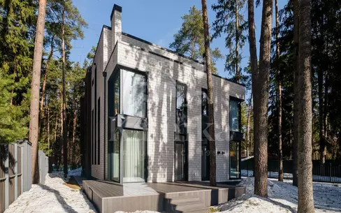 3-этажный коттедж 420 м² с отделкой