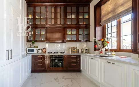 2-этажный коттедж 550 м² с отделкой