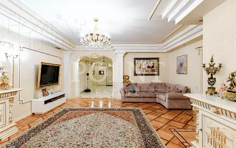 4-КОМН. КВАРТИРА С ОТДЕЛКОЙ 200 М² НА 9 ЭТАЖЕ