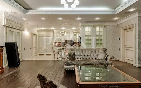 3-КОМН. КВАРТИРА С ОТДЕЛКОЙ 180 М² НА 3 ЭТАЖЕ