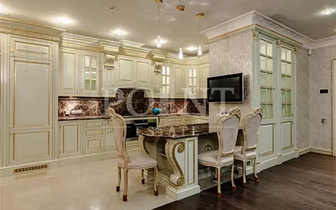 3-КОМН. КВАРТИРА С ОТДЕЛКОЙ 180 М² НА 3 ЭТАЖЕ