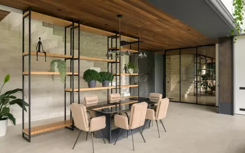 3-этажный коттедж 2 150 м² с отделкой