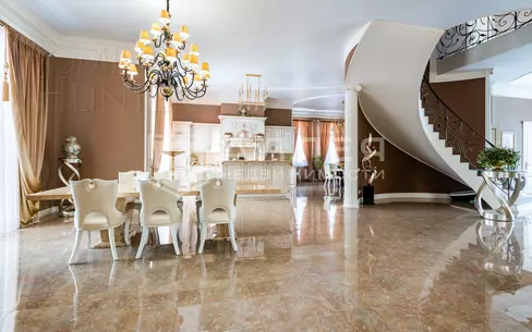 2-этажный коттедж 600 м² с отделкой