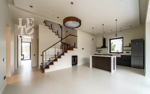 2-этажный коттедж 339 м² с отделкой