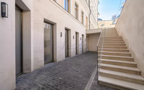 2-УРОВНЕВАЯ КВАРТИРА БЕЗ ОТДЕЛКИ 305.5 М² НА 1 ЭТАЖЕ