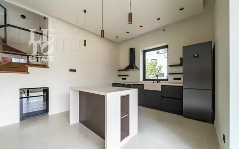 2-этажный коттедж 339 м² с отделкой