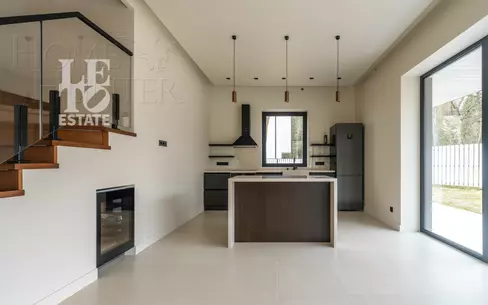 2-этажный коттедж 339 м² с отделкой