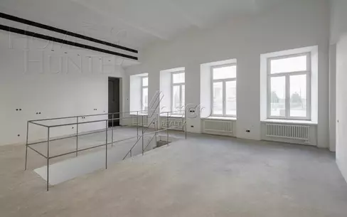 2-УРОВНЕВАЯ КВАРТИРА БЕЗ ОТДЕЛКИ 305.5 М² НА 1 ЭТАЖЕ