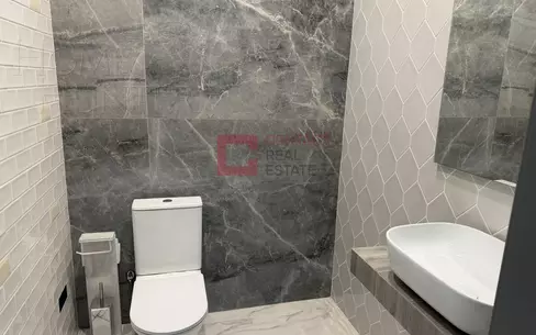 2-этажный коттедж 240 м² с отделкой