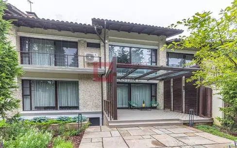 2-этажный таунхаус 300 м² с отделкой