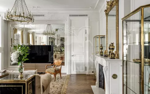 5-КОМН. КВАРТИРА С ОТДЕЛКОЙ 231.3 М² НА 5 ЭТАЖЕ