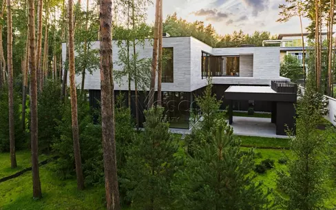 2-этажный коттедж 1 050 м² без отделки