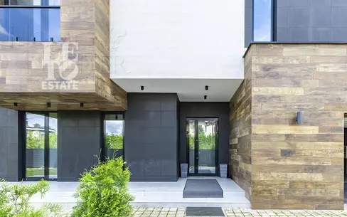 2-этажный коттедж 540 м² с отделкой