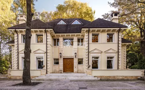 2-этажный коттедж 1 300 м² с отделкой