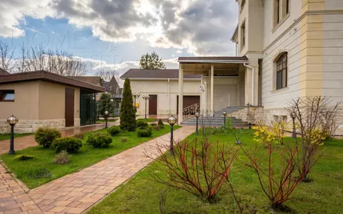 2-этажный коттедж 850 м² с отделкой