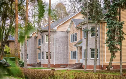 2-этажный таунхаус 890 м² с отделкой