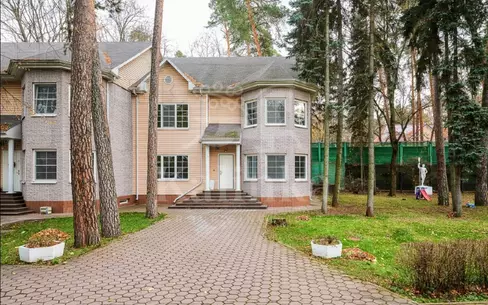 2-этажный таунхаус 890 м² с отделкой