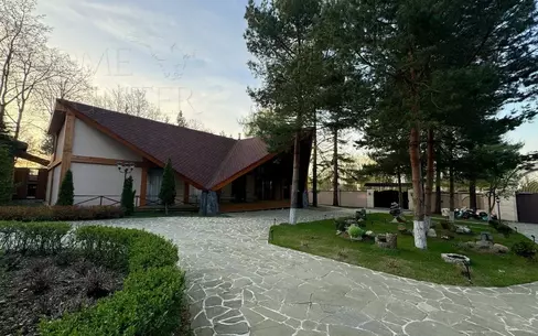 2-этажный коттедж 1 100 м² с отделкой