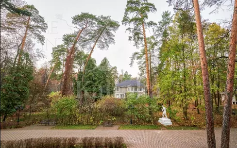 2-этажный таунхаус 890 м² с отделкой