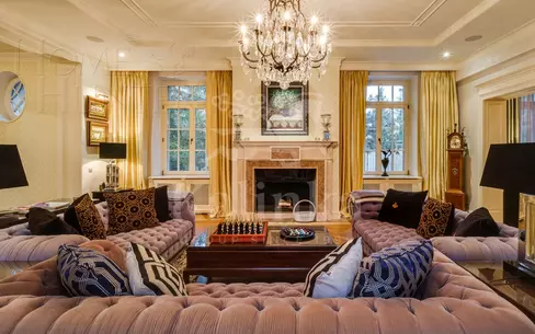 2-этажный коттедж 1 400 м² с отделкой