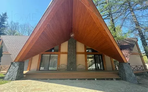 2-этажный коттедж 1 100 м² с отделкой