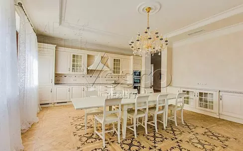 2-этажный коттедж 500 м² с отделкой