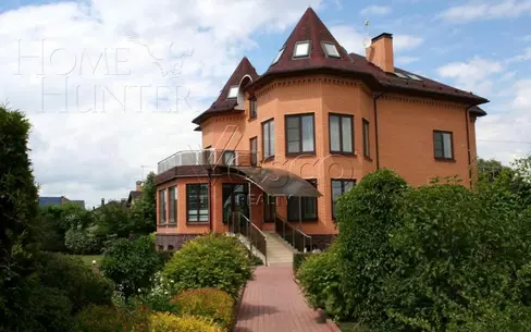 4-этажный коттедж 970 м² с отделкой