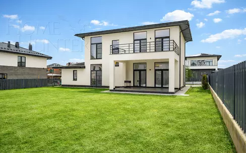 2-этажный коттедж 260 м² с отделкой