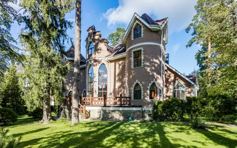 2-этажный коттедж 1 000 м² с отделкой