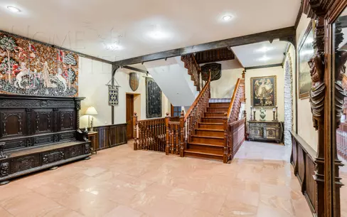 2-этажный коттедж 1 000 м² с отделкой