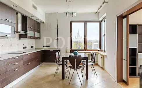 4-КОМН. КВАРТИРА С ОТДЕЛКОЙ 185.4 М² НА 10 ЭТАЖЕ