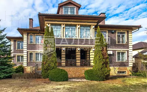 3-этажный коттедж 1 000 м² с отделкой