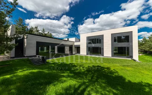 2-этажный коттедж 2 051 м² без отделки