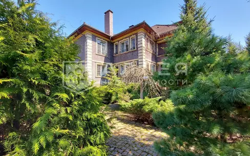 3-этажный коттедж 1 000 м² с отделкой