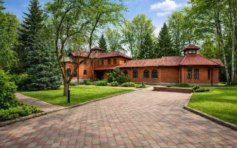 1-этажный коттедж 600 м² с отделкой