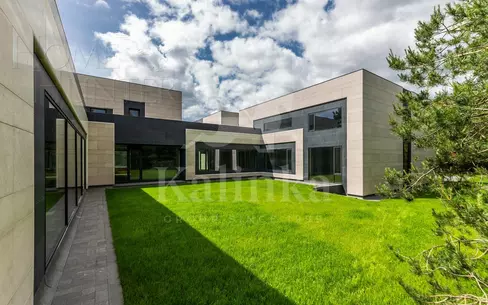 2-этажный коттедж 2 051 м² без отделки