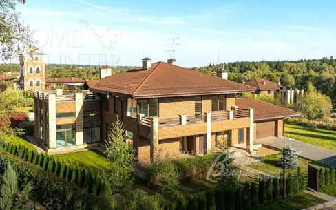 3-этажный коттедж 653 м² без отделки
