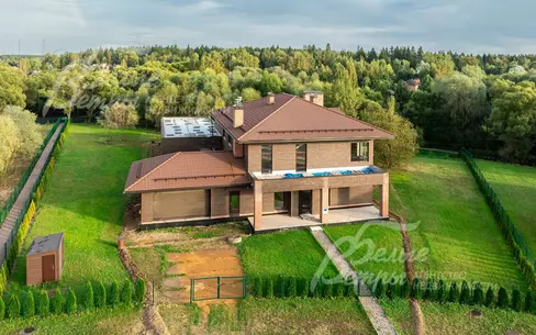 3-этажный коттедж 1 170 м² без отделки