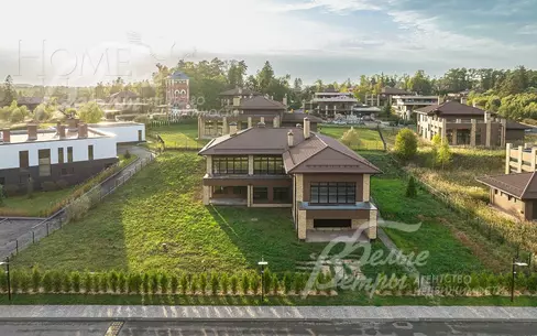 2-этажный коттедж 750 м² без отделки