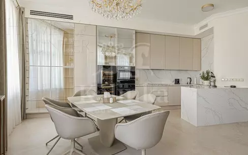 4-КОМН. КВАРТИРА С ОТДЕЛКОЙ 207 М² НА 3 ЭТАЖЕ