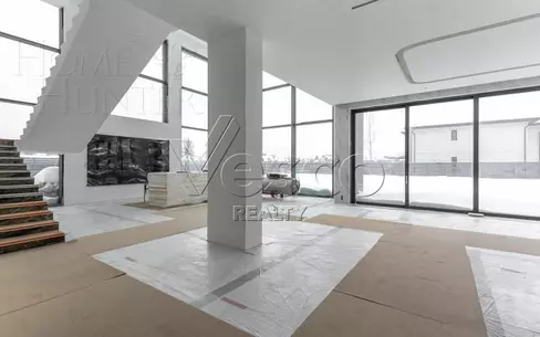 КОТТЕДЖ 920 м² без отделки