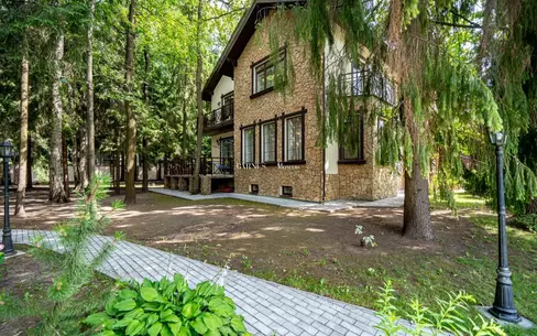 3-этажный коттедж 633 м² с отделкой